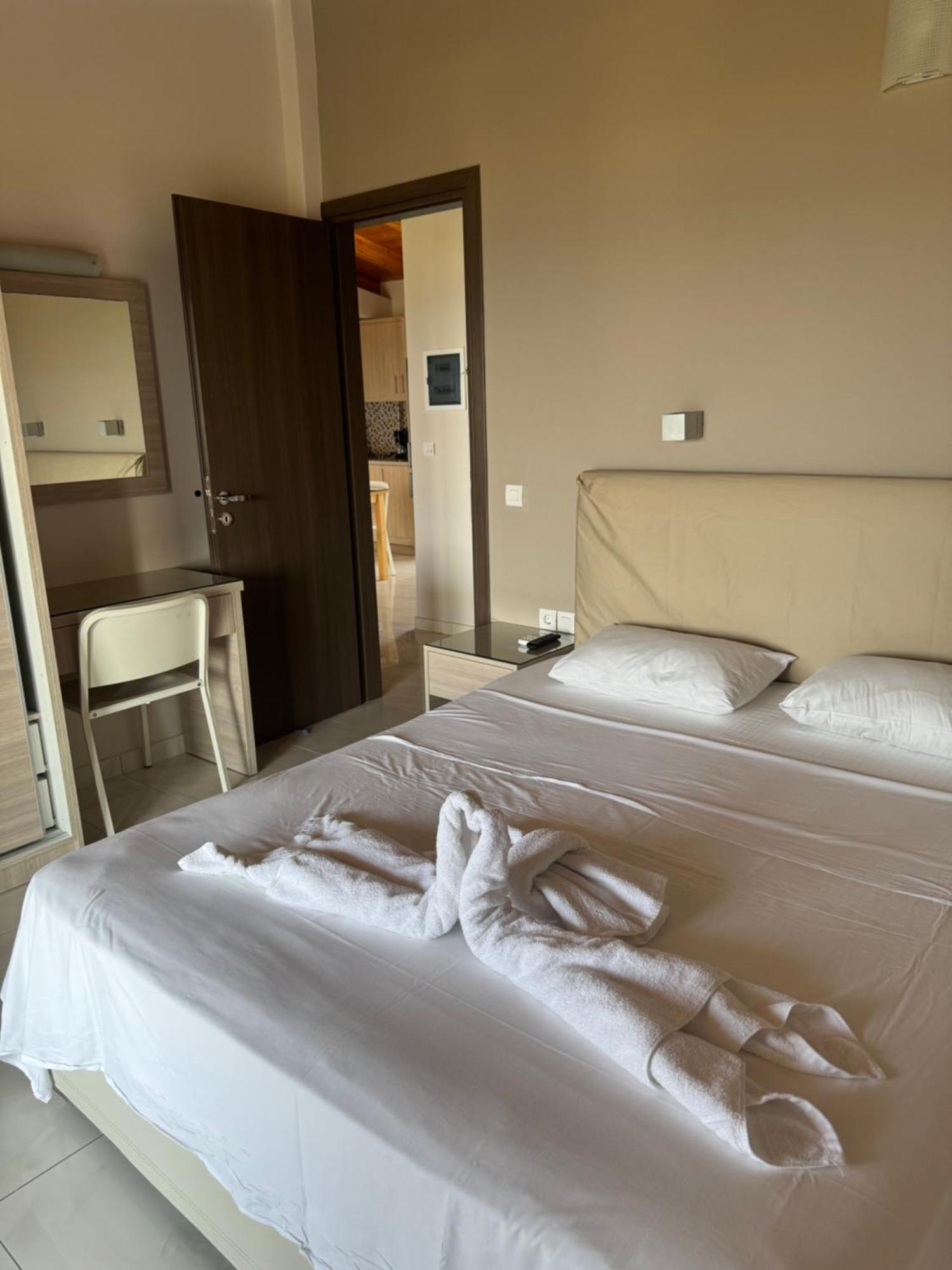 Endless Seaview Apartment B Alykes  Ngoại thất bức ảnh